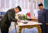 Pimpin KSP, Dudung Buka Kanal Aduan Masyarakat 24 Jam FOTO: Presiden Prabowo Subianto usai melantik Jenderal (Purn) TNI Dudung Abdurachman di Istana Negara, Jakarta, Senin (27/4/2026). (Dok. Seskab)