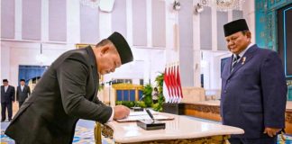 Pimpin KSP, Dudung Buka Kanal Aduan Masyarakat 24 Jam FOTO: Presiden Prabowo Subianto usai melantik Jenderal (Purn) TNI Dudung Abdurachman di Istana Negara, Jakarta, Senin (27/4/2026). (Dok. Seskab)