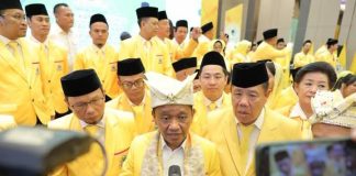 Dua Nama ‘Dikunci’ DPP, Antara IAS dan Andi Ina Siapa Bakal Terima Rekomendasi Jadi Ketua Golkar Sulsel? FOTO: Ketua Umum DPP Golkar, Bahlil Lahadalia, saat memberikan keterangan persnya pada kesempatan lainnya. (Dok via media sosial)