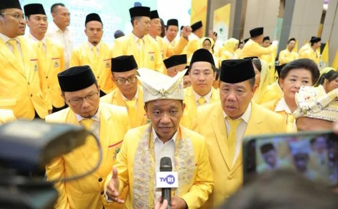 FOTO: Ketua Umum DPP Golkar, Bahlil Lahadalia, saat memberikan keterangan persnya pada kesempatan lainnya. (Dok via media sosial)