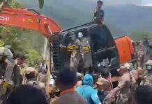 Bentrok Satpol PP dengan Petani di Lutim Dikritik, Bupati Dinilai Membiarkan Tindakan Represif FOTO: Bentrok antara Satuan Polisi Pamong Praja (Satpol PP) Kabupaten Luwu Timur (Lutim) dan petani Desa Harapan pada Rabu (29/4/2026)