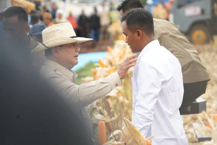 FOTO: Presiden Prabowo Subianto memimpin langsung Panen Raya Jagung Serentak Kuartal II Tahun 2026 di Kabupaten Tuban, Jawa Timur, Sabtu, 16 Mei 2026. (Sumber: BPMI Setpres)