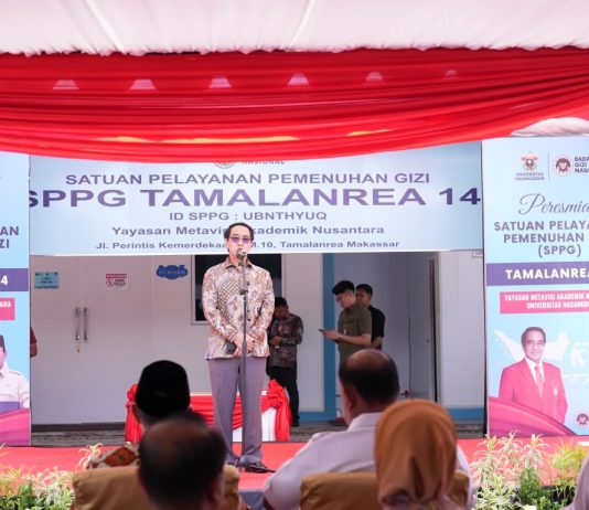 Unhas Buka SPPG, Kampus di Indonesia Ramai-ramai Menolak FOTO: Prof. Dr. Ir. Jamaluddin Jompa, M.Sc. (Prof JJ) adalah Rektor Universitas Hasanuddin (Unhas) saat peresmian SPPG) di dalam lingkungan kampus. (Dok Unhas)