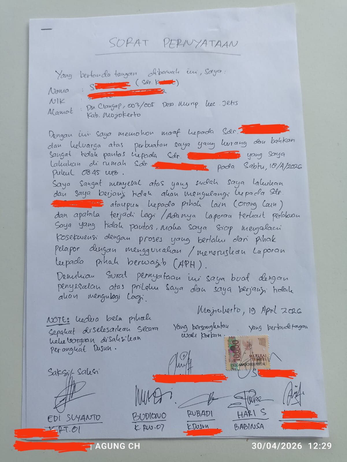 Surat pernyataan terduga pelaku kekerasan seksual anak di bawah umur (foto: Agung Ch) 