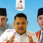 Tak Mencerminkan Negarawan, Logis 08 Minta Amien Rais Lebih Bijak dan Segera Minta Maaf Ket: Klose foto Ketua Umum Logis 08 Anshar Ilo (tengah) Amien Rais dan Seskab Teddy**