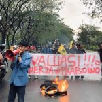 Hardiknas: Biaya Pendidikan Makin Mahal, PMII Makassar Beri Rapor Merah ke Prabowo Gibran FOTO: PMII Cabang Kota Makassar saat menggelar aksi unjuk rasa peringatan May day dan Hardiknas di Kota Makassar. Jumat (1/5/2026). (Istimewa)