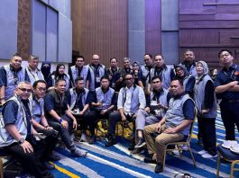 Walk Out dari Mubes, IKAFE Ingin IKA Unhas Lebih Berdampak FOTO: Delegasi Ikafe Unhas usai melakukan aksi walk-out di Mubes IKA Unhas 1-3 Mei 2026 di Hotel Four Point - Makassar.