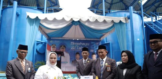 Janji Transparansi Naili Trisal dalam Seleksi Direksi PAM-TM Palopo Dinantikan Publik FOTO: Walikota Palopo Naili Trisal saat Menghadiri HUT PAM-TM