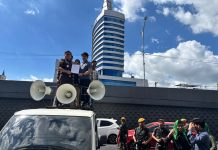 Dari Dugaan Korupsi hingga Konflik Agraria, HMPLT Bawa Tiga Tuntutan ke Kejati dan Polda Sulsel FOTO: Himpunan Mahasiswa Penyelamat Luwu Timur menggelar aksi demonstrasi di Kejaksaan Tinggi Sulawesi Selatan dan Kepolisian Daerah Sulawesi Selatan, Kamis (7/5/2026) siang..