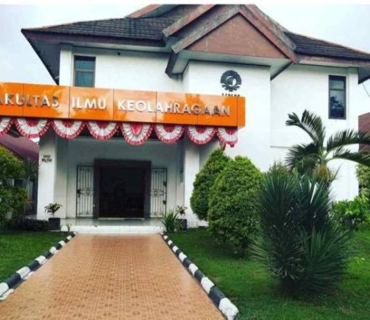 Demokrasi Kampus Dipertanyakan, Pengamat Sebut Pemilihan Dekan FIKK UNM Berpotensi Cederai Integritas FOTO: Gedung Fakultas Ilmu Keolahragaan dan Kesehatan (FIKK) Universitas Negeri Makassar. (Dok via Google)