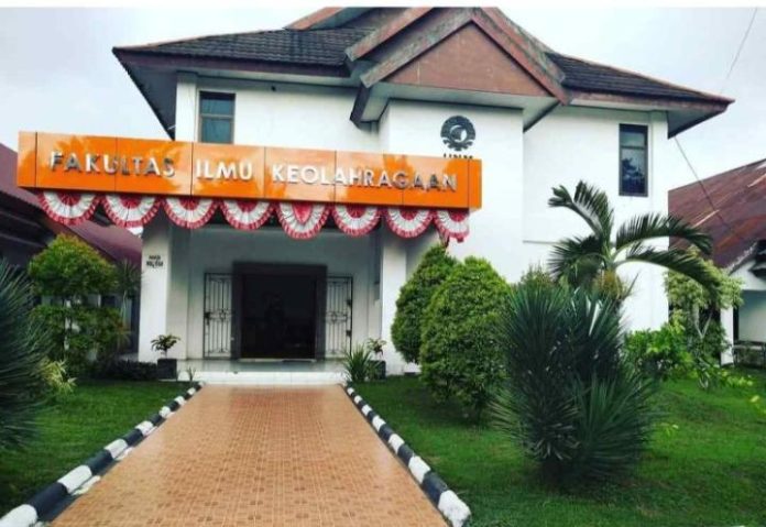 FOTO: Gedung Fakultas Ilmu Keolahragaan dan Kesehatan (FIKK) Universitas Negeri Makassar. (Dok via Google) 