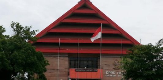 Terungkap Dugaan Aliran Fee ke Eks Unsur Pimpinan DPRD Sulsel, Koko Andre: Totalnya Rp6 Miliar, Saya Punya Bukti Siap Digugat FOTO: Gedung DPRD Sulsel di Jl. Urip Sumoharjo Km. 4 Kota Makassar, Sulawesi Selatan. (Dok via Google)
