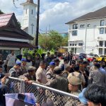 Gerudug Balaikota Makassar, Warga Tamalanrea Tolak Lokasi PSEL FOTO: Gerakan Rakyat Menolak Lokasi Pembangunan (GERAM) PLTSa mendatangi kantor Balaikota Makassar. Rabu (13/5). (Istimewa).