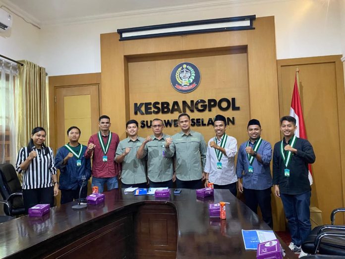 FOTO: Pengurus Wilayah Kesatuan Aksi Mahasiswa Muslim Indonesia (PW KAMMI) Sulawesi Selatan melaksanakan audiensi sekaligus penyerahan laporan keberadaan organisasi kepada Badan Kesatuan Bangsa dan Politik Sulawesi Selatan