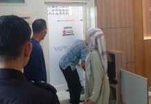 Warga Penghuni Geruduk Building Manajemen Apartemen Vida View Pertanyakan IPL dan P3SRS FOTO: Keributan sempat terjadi di ruang building manajemen lantai 1 apartemen vida view, Panakukang. Rabu (13/5). (Istimewa)