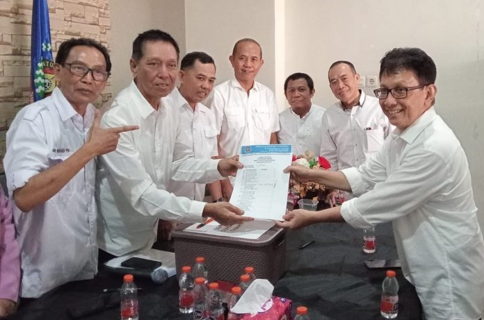FOTO: Suwardi Thahir resmi mendaftar sebagai kontestan pada pemilihan Ketua PWI Sulsel masa bakti 2026-2031.