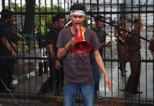 PPM Soroti Mundurnya Sejumlah Pengurus sebagai Alarm Tata Kelola Dana Hibah FOTO: Perhimpunan Pergerakan Mahasiswa (PPM) saat menggelar aksi unjuk rasa di gedung Kejati Sulsel.