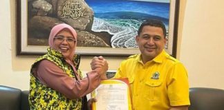 Dari Konsolidasi Internal Golkar Sulsel, Jubir K21: Usulkan Appi Calon Ketua DPD I, Muhidin: Ketum Maunya Aklamasi FOTO: Ketua DPD II Golkar Maros, Suhartina Bohari saat memberikan dukungan ke Munafri Arifuddin sebagai calon Ketua DPD I Golkar Sulsel. (Dok via google)
