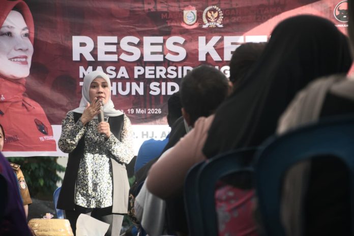 FOTO: Anggota DPRD Kota Makassar, Andi Suhada Sappaile mengawali reses ketiga masa persidangan ketiga tahun sidang 2025/2026 di Kecamatan Ujung Pandang, Selasa (19/5/2026). FOTO: Anggota DPRD Kota Makassar, Andi Suhada Sappaile mengawali reses ketiga masa persidangan ketiga tahun sidang 2025/2026 di Kecamatan Ujung Pandang, Selasa (19/5/2026).