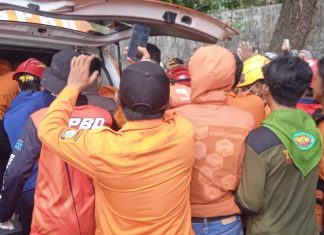 Hilang di Kanal Pampang, Omah Akhirnya Ditemukan Tim SAR Gabungan Kota Makassar FOTO: Jasad Omah (25), seorang petugas kebersihan. Ia ditemukan sekitar pukul 14.45 WITA setelah tim SAR gabungan melakukan pencarian sejak Selasa (19/5/2026) malam. (Istimewa)