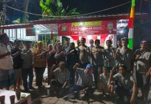 Ke Poskamling RW 08 Tamamaung, Kapolsek Panakkukang: Keamanan Lingkungan Bukan Hanya Tugas Polisi, Tapi Tanggungjawab Kita Bersama FOTO: Kapolsek Panakkukang Kompol. Hj. Ema Ratna AR., SH, Lurah Tamamaung Syarifuddin, Kanit Binmas Panakkukang Ismail, Bhabinkamtibmas Ahmad Mudatsir, Ketua RW 08 Hawaniah beserta para Ketua RT saat bersama di Poskamling RW 08.