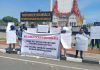 Menakar Krisis Kepemimpinan PWI Sulsel: Tiga Tuntutan Mutlak untuk Pengurus Pusat FOTO: Forum Penyelamat PWI Sulsel memilih turun ke jalan dan menggelar aksi damai di kawasan Monumen Mandala, Makassar, pada Senin (25/5/2026).