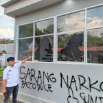 Kaca Kantor Pecah, Gerbang P2U Ditabrak, Lapas Narkotika Bolllangi Laporkan Demostran ke Polsek Bomar FOTO: Kondisi Kantor Lapas Narkotika Bolllangi mengalami kerusakan. (Istimewa)
