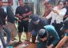 Ormas Laskar Garuda Indonesia Bersatu Sembelih Hewan Qurban di Hari Raya Idul Adha 1447 Hijriah FOTO: Ketua Umum Ormas Laskar Garuda Indonesia Bersatu, Muh. Mukram, menyaksikan pemotongan hewan qurban. Rabu (27/05/2026)