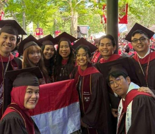 Usianya Baru 20 Tahun, Anak Makassar Pidato Kelulusan, Wakili Alumni Harvard University FOTO: Allegra Jade Dreanda Isdar tampil memukau di Cambridge, Massachusetts USA, Rabu, 27 Mei 2026. (Istimewa)