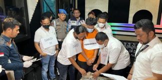 Dari Dragon Bertransformasi Jadi Phantom, Polrestabes Bongkar Jaringan Narkoba Berkedok THM FOTO: Satresnarkoba Polrestabes Medan terus mendalami keterkaitan Phantom KTV apakah masih satu jaringan dengan Dragon KTV yang sebelumnya pernah disegel dan direkomendasikan Ditres Narkoba Poldasu untuk ditutup usai penggerebekan pada 23 Mei 2025.