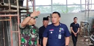 Jadi Wakil Kepala BGN, Trenggono Mundur dari TNI FOTO: Mayjen TNI Trenggono (Kanan) saat masih menjabat Wakil Direktur Utama (Wadirut) PT Agrinas Pangan Nusantara Mayor saat meninjau pembangunan Koperasi Desa Merah Putih di Getasan Salatiga, Jawa Tengah. (Dok. Kodim Magelang)