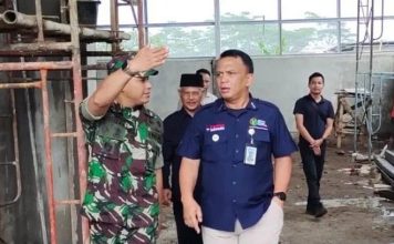 Jadi Wakil Kepala BGN, Trenggono Mundur dari TNI FOTO: Mayjen TNI Trenggono (Kanan) saat masih menjabat Wakil Direktur Utama (Wadirut) PT Agrinas Pangan Nusantara Mayor saat meninjau pembangunan Koperasi Desa Merah Putih di Getasan Salatiga, Jawa Tengah. (Dok. Kodim Magelang)