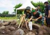 Kasdam XIV/Hasanuddin Antar Kepergian Kolonel Inf (Purn) Muharwen dengan Prosesi Militer Penuh Kehormatan FOTO: Kepala Staf Kodam XIV/Hasanuddin Brigjen TNI Sugeng Hartono, S.E., M.M., memimpin langsung upacara pemakaman militer Almarhum Kolonel Inf (Purn.) Muharwen di TPU Dusun Ganrangbatu Selatan, Desa Kayuloe Timur, Kecamatan Turatea, Kabupaten Jeneponto, Jumat, (29/5/2026)