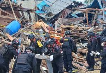 Bom Peninggalan Perang Dunia II Meledak di Biak, Brimob Polda Papua Turunkan Tim Jibom FOTO: Satuan Brimob Polda Papua menurunkan tim penjinak bom (Jibom) untuk menyelidiki peristiwa meledaknya bom bekas peninggalan Perang Dunia II di Kompleks Perikanan Fandoi, Kelurahan Fandoi, Distrik Biak Kota, Kabupaten Biak Numfor. (Dok Mako Brimob)