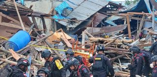 Bom Peninggalan Perang Dunia II Meledak di Biak, Brimob Polda Papua Turunkan Tim Jibom FOTO: Satuan Brimob Polda Papua menurunkan tim penjinak bom (Jibom) untuk menyelidiki peristiwa meledaknya bom bekas peninggalan Perang Dunia II di Kompleks Perikanan Fandoi, Kelurahan Fandoi, Distrik Biak Kota, Kabupaten Biak Numfor. (Dok Mako Brimob)