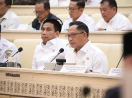 Rapat Bersama DPR, Mendagri: Timsel BUMD Harus Kompeten, Transparan dan Akuntabel FOTO: Menteri Dalam Negeri (Mendagri) Tito Karnavian menghadiri rapat kerja dengan Komisi II DPR RI, Rabu, 3 Juni 2026. (Dok via Facebook).