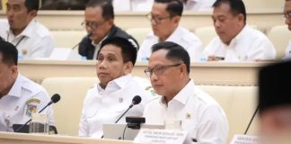 Rapat Bersama DPR, Mendagri: Timsel BUMD Harus Kompeten, Transparan dan Akuntabel FOTO: Menteri Dalam Negeri (Mendagri) Tito Karnavian menghadiri rapat kerja dengan Komisi II DPR RI, Rabu, 3 Juni 2026. (Dok via Facebook).