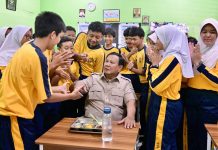 Korupsi Merajalela di Tengah Program MBG: Jangan Sampai Masa Depan Anak Bangsa Menjadi Korban FOTO: Presiden Prabowo Subianto meninjau Program Makan Bergizi Gratis (MBG) di SMPN 111, Palmerah, Jakarta Barat, pada Selasa (2/6/2026). (Dok. Seskab)