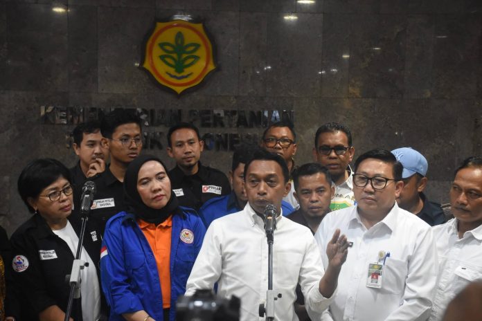 FOTO: Syaharuddin Alrif Bupati Sidrap saat memberikan keterangan pers di Kantor Kementerian Pertanian, Jakarta, Selasa (9/6/2026). (Dok Kementan)
