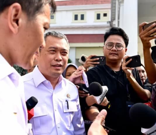 Presiden Prabowo Instruksikan Modernisasi Stasiun Gambir dan Percepatan Penanganan Perlintasan Sebidang FOTO: Menteri Perhubungan Dudy Purwagandhi saat memberikan keterangan pers. (Sumber: BPMI Setpres)