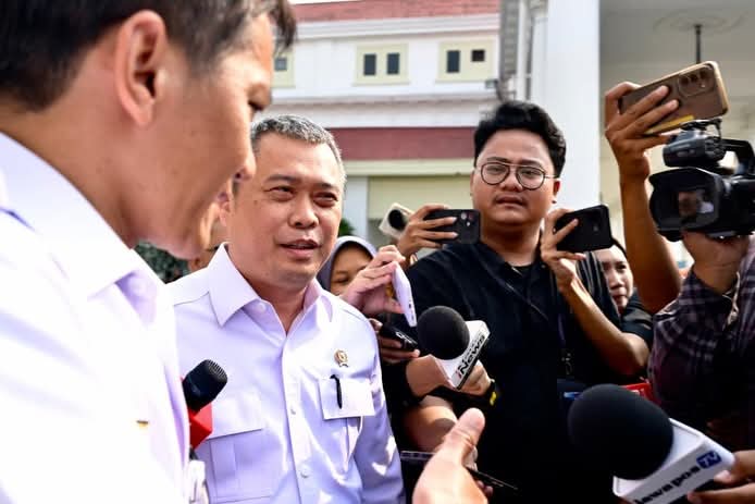 FOTO: Menteri Perhubungan Dudy Purwagandhi saat memberikan keterangan pers. (Sumber: BPMI Setpres) FOTO: Menteri Perhubungan Dudy Purwagandhi saat memberikan keterangan pers. (Sumber: BPMI Setpres)