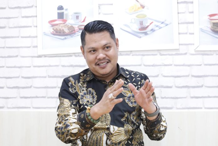 Ket Foto: Ketua Umum Logis 08 Anshar Ilo (Ist)**