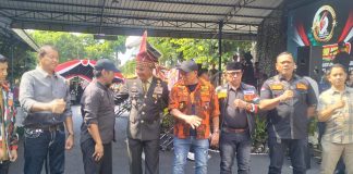 Ormas Sulsel Kompak Apresiasi Kepemimpinan Pangdam Hasanuddin Mayjen TNI Bangun Nawoko FOTO: Lembaga Study Hukum dan Advokasi Rakyat (LASKAR) Sulawesi Selatan, Kiwal Garuda Hitam, Laskar Merah Putih Sulawesi Selatan, Makassar Cinta Damai, Pemuda Pancasila, PACE Community, serta sejumlah kelompok aktivis menghadiri peringatan Hari Ulang Tahun (HUT) ke-69 Kodam XIV/Hasanuddin yang digelar di Markas Komando Daerah Militer (Makodam) XIV/Hasanuddin, Jalan Urip Sumoharjo, Makassar, Senin (1/6/2026).