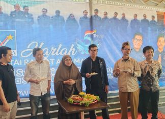 Partai Prima Sulsel Rayakan HUT Ke-5, Matangkan Konsolidasi Hadapi Pemilu FOTO: Wakil Sekretaris Jenderal DPP Prima, Ansar Manrulu, jajaran pengurus Dewan Pimpinan Wilayah (DPW) Partai Rakyat Adil Makmur (Prima) Sulawesi Selatan memperingati Hari Ulang Tahun (HUT) ke-5 partai tersebut, Senin (1/6/2026). Perayaan digelar secara khidmat di Warkop Turatea, Jalan Haji Bau, Kota Makassar.