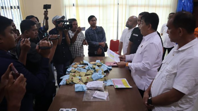 FOTO; Kasat Resnarkoba Polresta Deli Serdang, Kompol Dr. Fery Kusnadi, S.H., M.H., didampingi Wakasat Narkoba AKP O.J. Samosir, S.H., Kanit Idik I Iptu Dani J. Kurniawan, S.H., M.M., dan Kasi Humas IPTU J.M. Gabe Napitupulu, S.H., menyampaikan bahwa selama bulan Mei 2026 pihaknya berhasil mengungkap sebanyak 80 kasus tindak pidana narkotika dengan total 97 tersangka. (Tim)