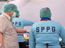 Insentif Rp6 Juta Per hari ke Dapur SPPG ‘Disunat’ 3 Tersangka FOTO: Presiden Prabowo Subianto meninjau langsung fasilitas Satuan Pelayanan Pemenuhan Gizi (SPPG) di Palmerah serta pelaksanaan Program Makan Bergizi Gratis (MBG) di SMPN 111 Jakarta Barat, pada Selasa (2/6/2026). (Dok Seskab)