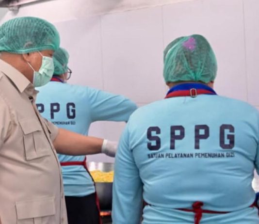 Insentif Rp6 Juta Per hari ke Dapur SPPG ‘Disunat’ 3 Tersangka FOTO: Presiden Prabowo Subianto meninjau langsung fasilitas Satuan Pelayanan Pemenuhan Gizi (SPPG) di Palmerah serta pelaksanaan Program Makan Bergizi Gratis (MBG) di SMPN 111 Jakarta Barat, pada Selasa (2/6/2026). (Dok Seskab)