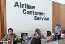 Tujuan Tiket ke Lombok, Lion Air Tiba tiba Via Surabaya, Ketua KAI Makassar akan Lakukan Upaya Hukum di PN FOTO: Airline costumer service di bandara internasional Hasanuddin. (Sumber foto Aldin Bulen, Ketua KAI Makassar)