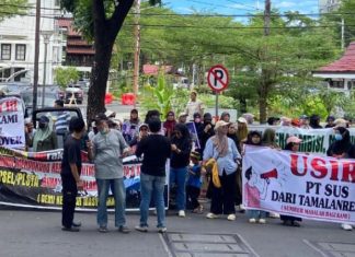 LASKAR Sulsel: Jangan Jadikan Proyek Strategis Nasional sebagai Arena Eksperimen Politik FOTO: Warga saat menolak pembangunan PSEL oleh PT SUS di Kawasan Tamalanrea, Aksi berlangsung di Balai Kota Makassar. Rabu (13/5/2026). (Ist)