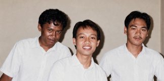 Ustad Das’ad Posting Foto SMA, Netizen: Masih Pakai Setrika Arang Waktu Itu FOTO: Ustadz Das’ad Latif, Mengunggah sebuah foto saat dirinya masih duduk di bangku SMA. (Dok via akun Facebook Ustadz Das’ad Latif)